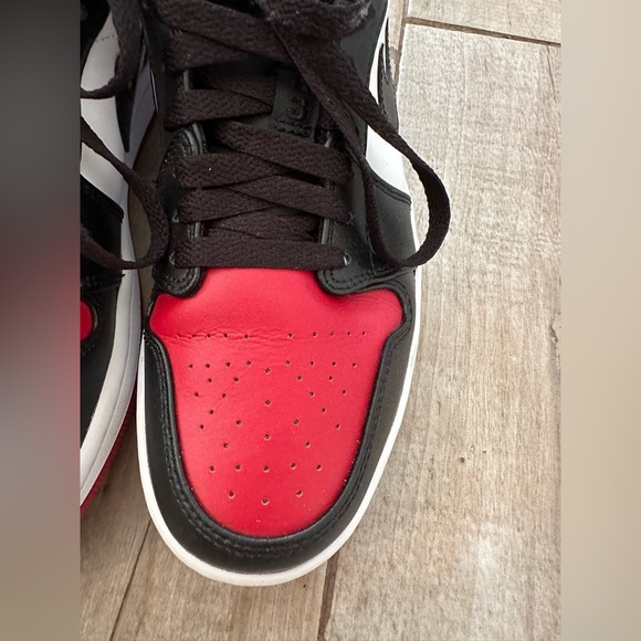 Jordan 1 Low Bred Toe Size 7.5M/9W - Picture 12 of 12